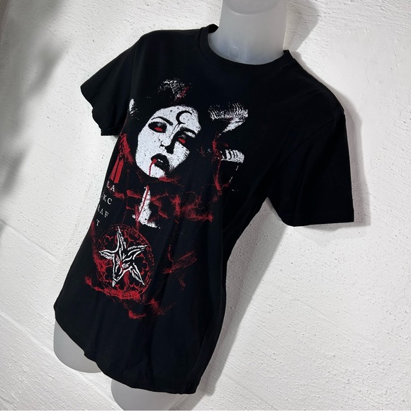 Lilith red tee - Picture 3 of 6